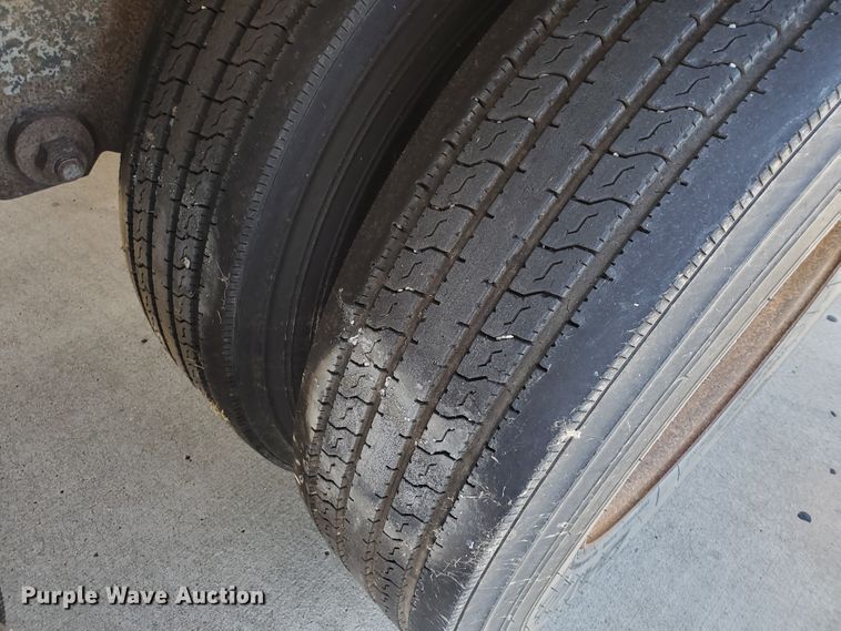 image for item DF8939 1997 Wabash SA-102FF dry van trailer