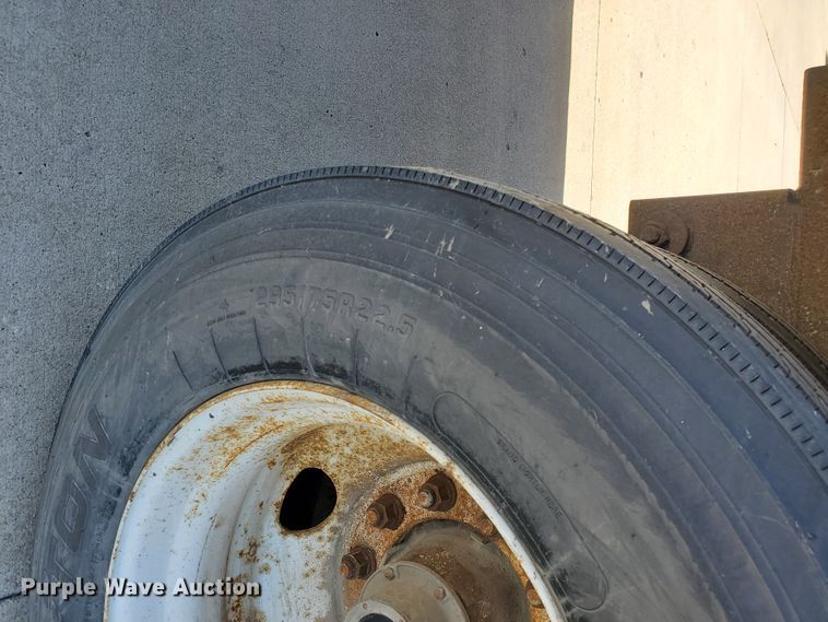 image for item DF8939 1997 Wabash SA-102FF dry van trailer