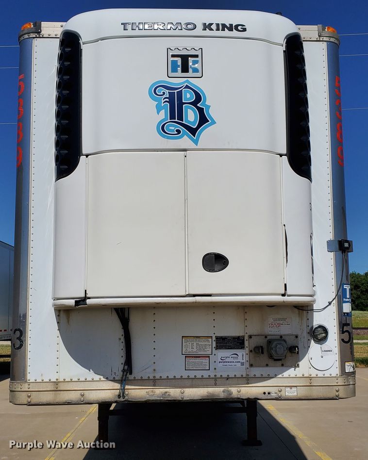 image for item DF8962 2004 Great Dane refrigerated van trailer