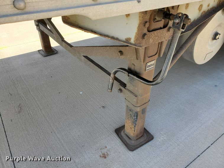 image for item DF8962 2004 Great Dane refrigerated van trailer