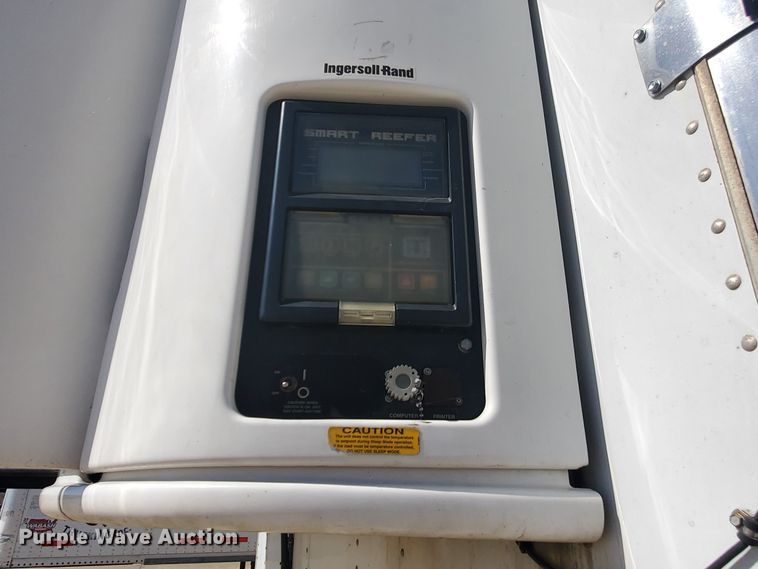 image for item DF8962 2004 Great Dane refrigerated van trailer