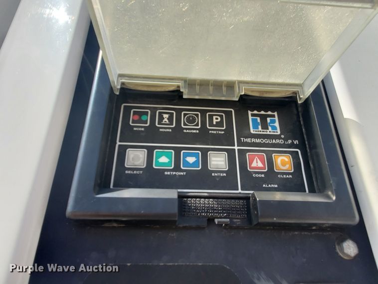 image for item DF8962 2004 Great Dane refrigerated van trailer