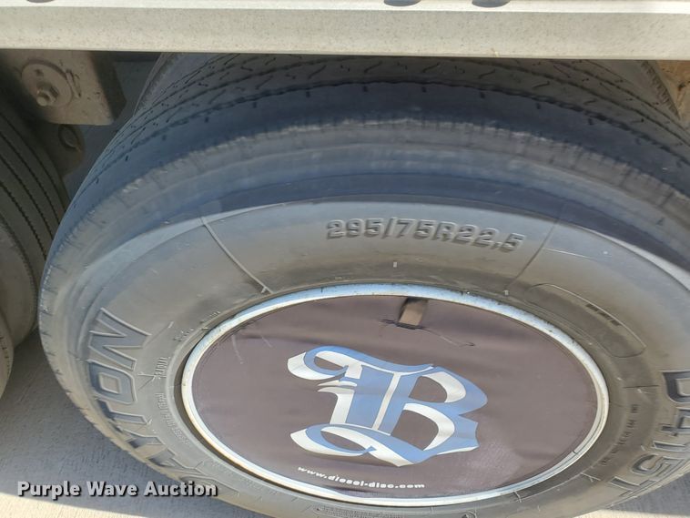 image for item DF8962 2004 Great Dane refrigerated van trailer