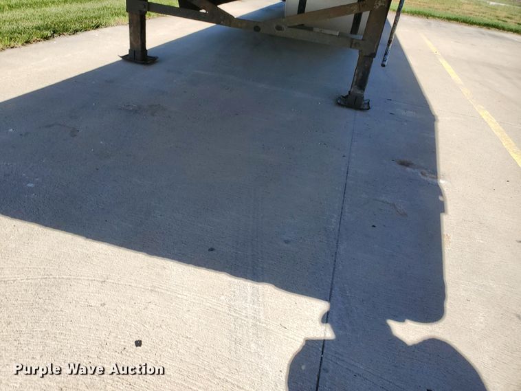 image for item DF8963 2004 Great Dane 8711TZ-1A53 refrigerated van trailer