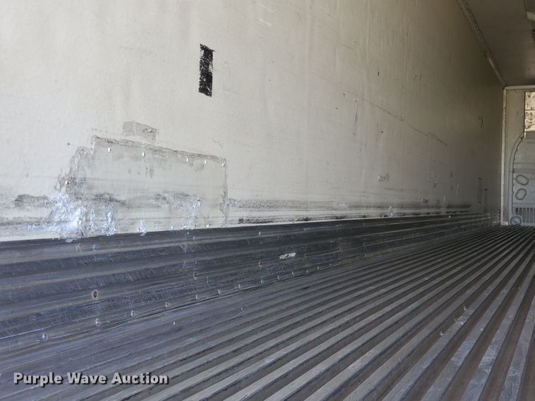 image for item DF8963 2004 Great Dane 8711TZ-1A53 refrigerated van trailer