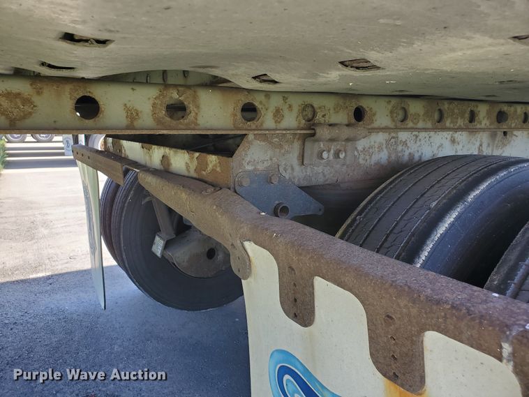 image for item DF8963 2004 Great Dane 8711TZ-1A53 refrigerated van trailer