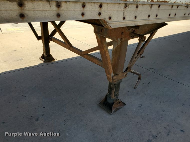 image for item DF8964 2000 Wabash dry van trailer