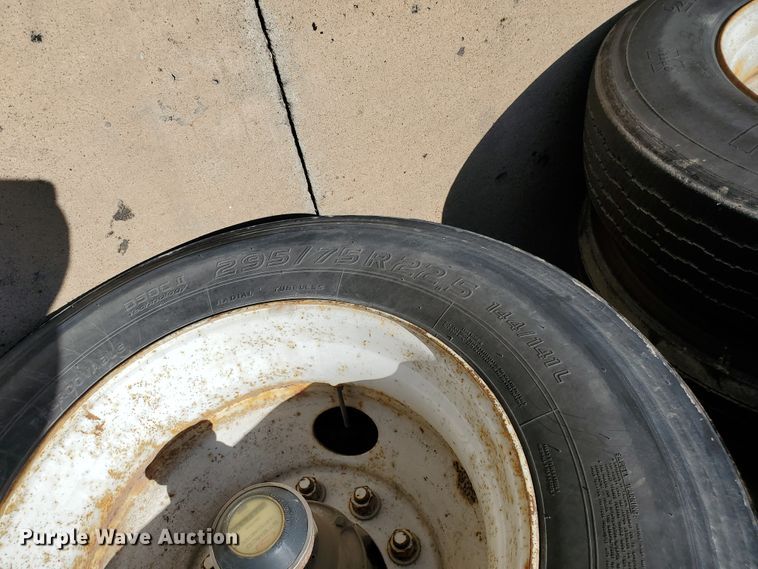 image for item DF8964 2000 Wabash dry van trailer