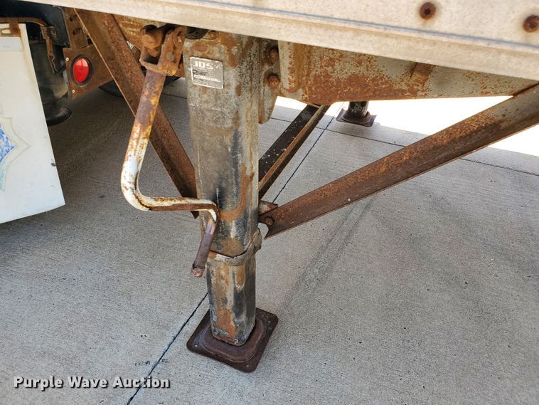 image for item DF8966 1999 Wabash dry van trailer