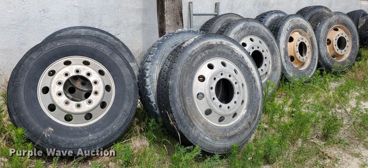 image for item DF8989 (1) 11R22.5 tires and wheels