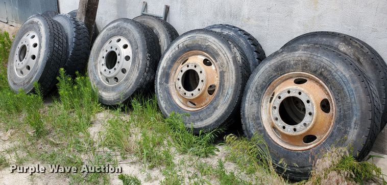 image for item DF8989 (1) 11R22.5 tires and wheels