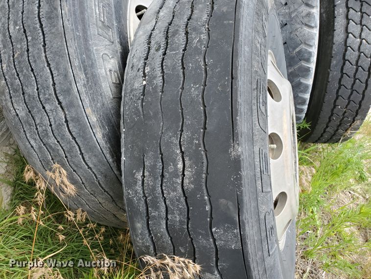 image for item DF8989 (1) 11R22.5 tires and wheels