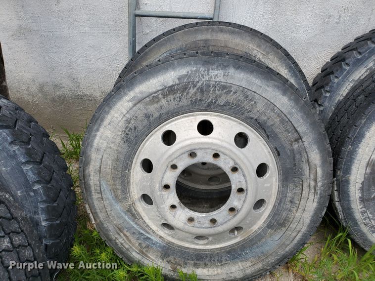 image for item DF8989 (1) 11R22.5 tires and wheels