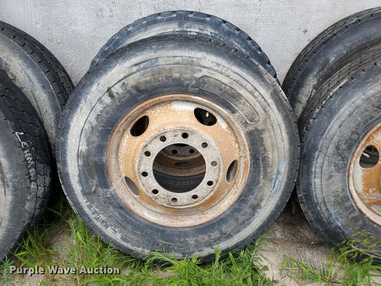 image for item DF8989 (1) 11R22.5 tires and wheels