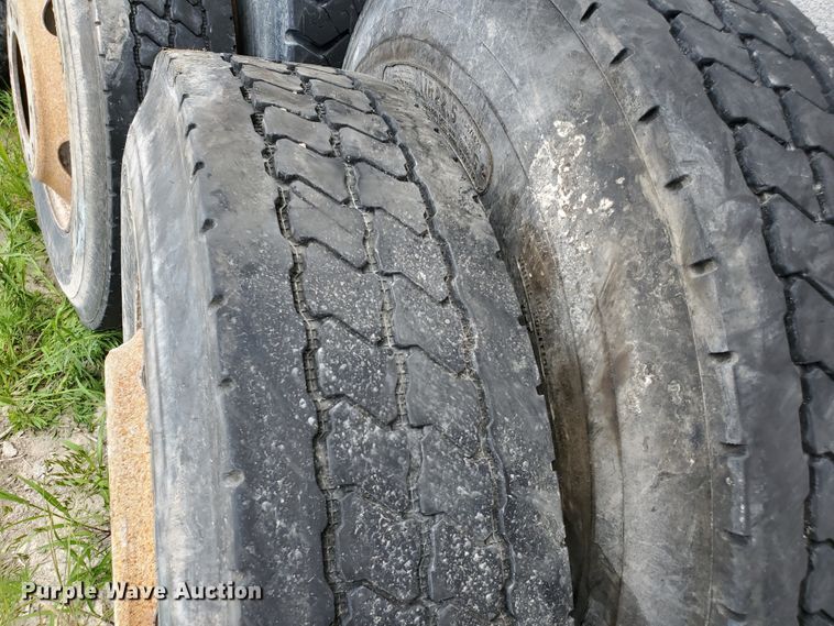 image for item DF8989 (1) 11R22.5 tires and wheels