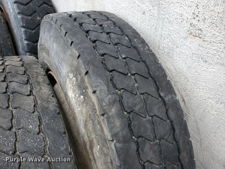 image for item DF8989 (1) 11R22.5 tires and wheels