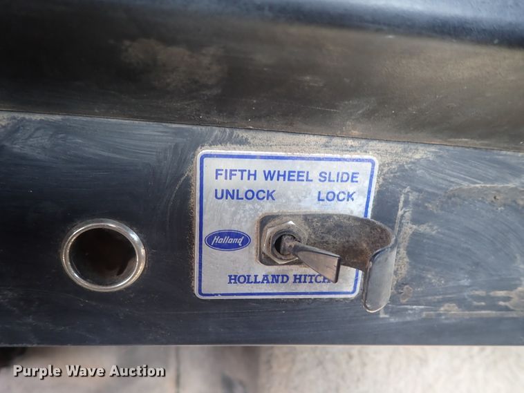 image for item DG2225 1993 International 9400  semi truck