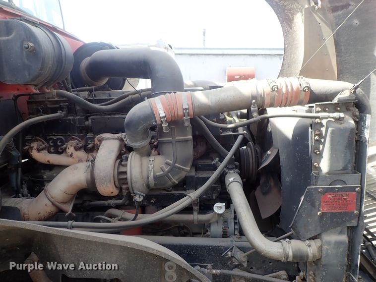 image for item DG2225 1993 International 9400  semi truck