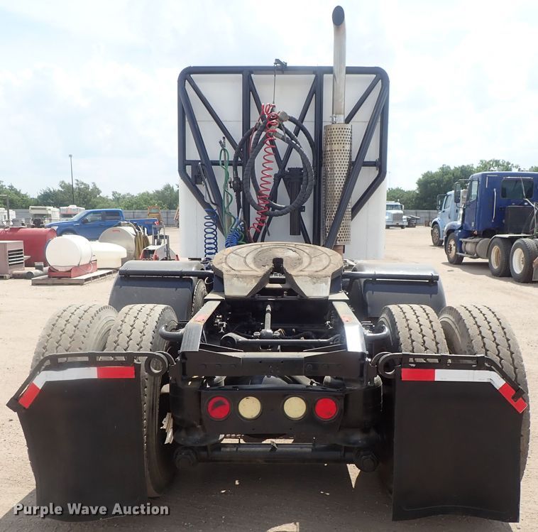 image for item DG2236 2007 Kenworth T800B  semi truck