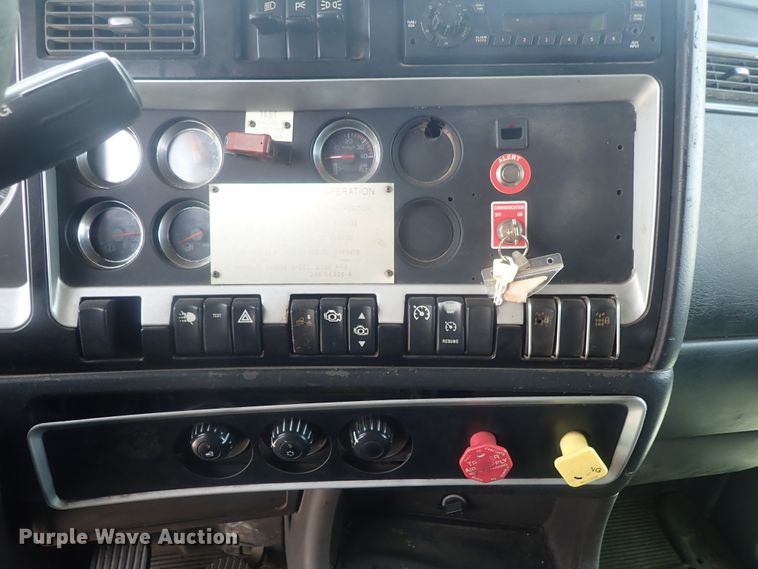 image for item DG2236 2007 Kenworth T800B  semi truck