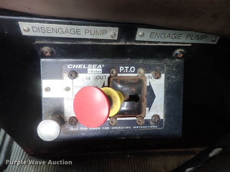 image for item DG2236 2007 Kenworth T800B  semi truck