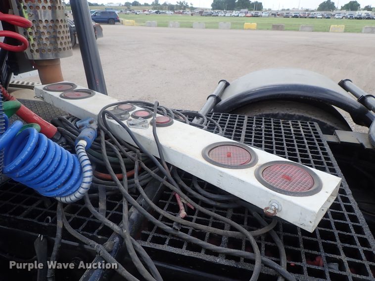 image for item DG2236 2007 Kenworth T800B  semi truck