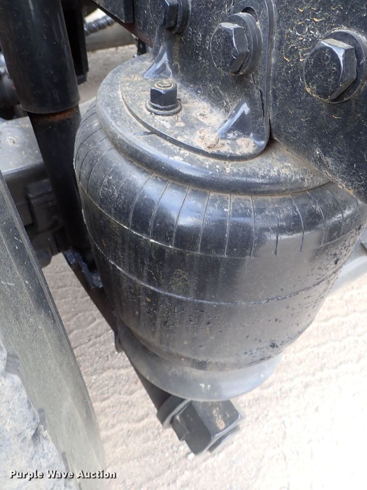 image for item DG2236 2007 Kenworth T800B  semi truck