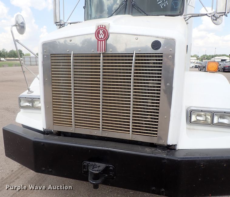 image for item DG2236 2007 Kenworth T800B  semi truck