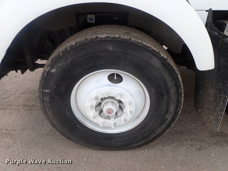 image for item DG2236 2007 Kenworth T800B  semi truck