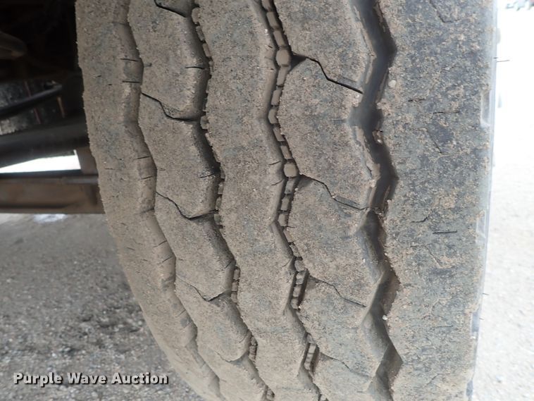 image for item DG2236 2007 Kenworth T800B  semi truck