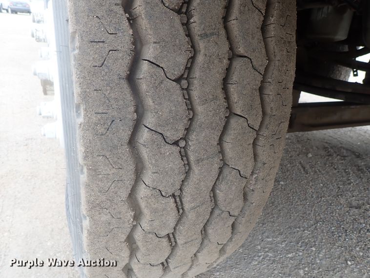 image for item DG2236 2007 Kenworth T800B  semi truck