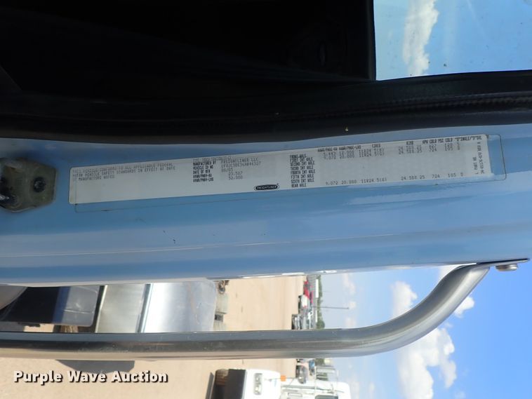 image for item DG2237 2006 Freightliner Business Class M2  semi truck