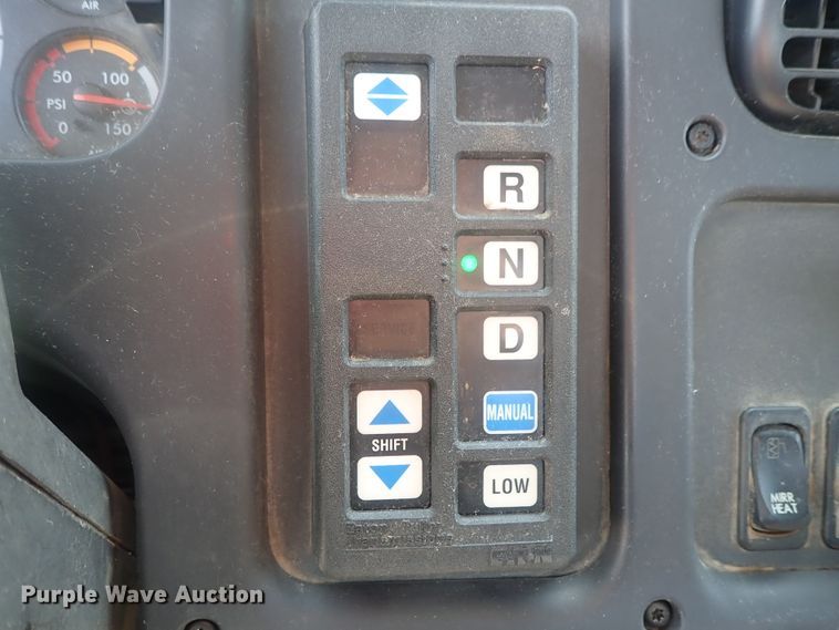 image for item DG2237 2006 Freightliner Business Class M2  semi truck