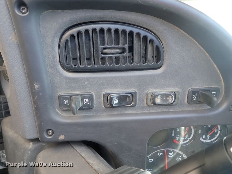 image for item DG2237 2006 Freightliner Business Class M2  semi truck