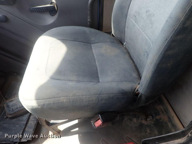 image for item DG2237 2006 Freightliner Business Class M2  semi truck