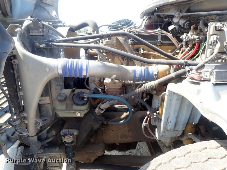 image for item DG2237 2006 Freightliner Business Class M2  semi truck