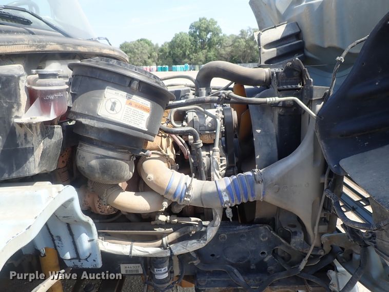 image for item DG2237 2006 Freightliner Business Class M2  semi truck