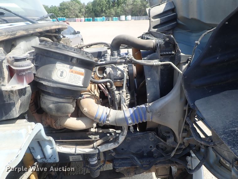 image for item DG2237 2006 Freightliner Business Class M2  semi truck