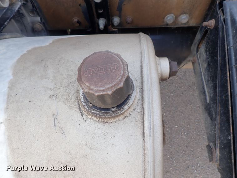 image for item DG2237 2006 Freightliner Business Class M2  semi truck