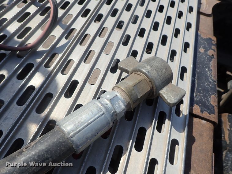 image for item DG2237 2006 Freightliner Business Class M2  semi truck