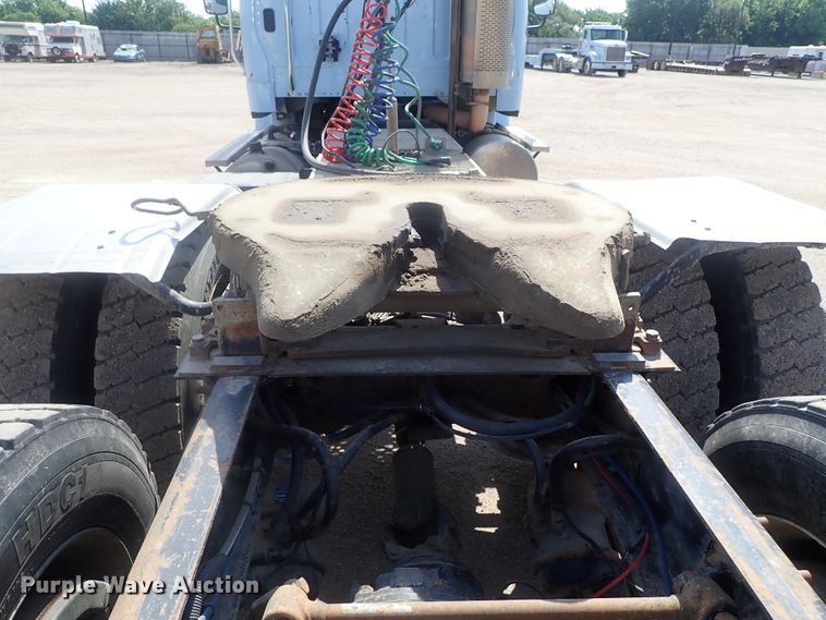 image for item DG2237 2006 Freightliner Business Class M2  semi truck