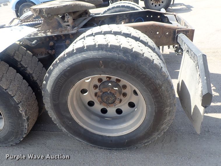 image for item DG2237 2006 Freightliner Business Class M2  semi truck