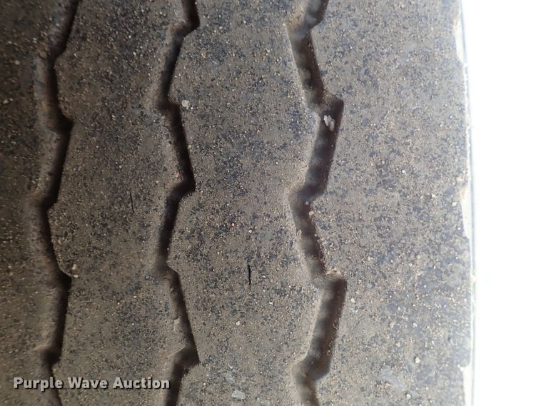 image for item DG2237 2006 Freightliner Business Class M2  semi truck