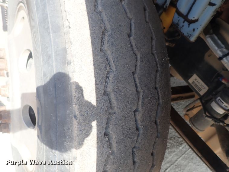 image for item DG2237 2006 Freightliner Business Class M2  semi truck