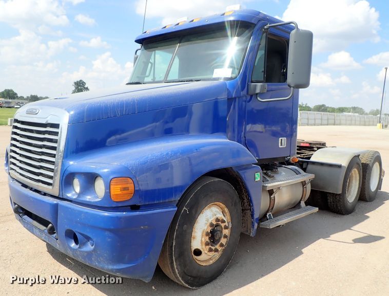 image for item DG2238 2006 Freightliner Century Class  semi truck