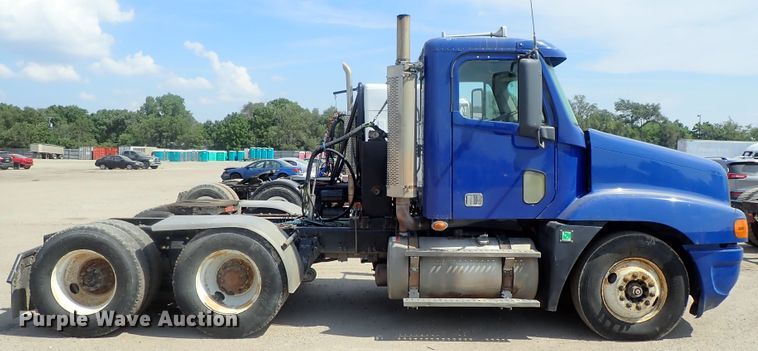 image for item DG2238 2006 Freightliner Century Class  semi truck