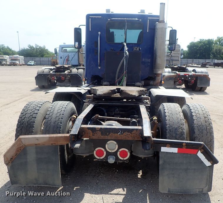 image for item DG2238 2006 Freightliner Century Class  semi truck