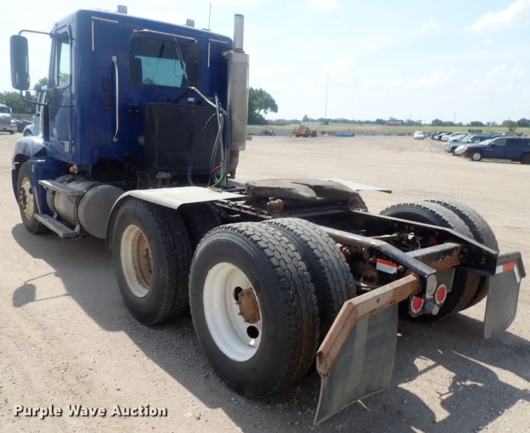 image for item DG2238 2006 Freightliner Century Class  semi truck