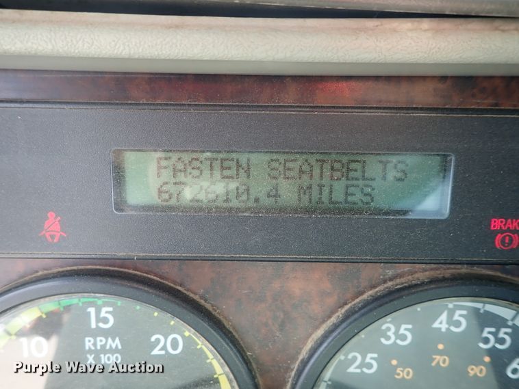 image for item DG2238 2006 Freightliner Century Class  semi truck