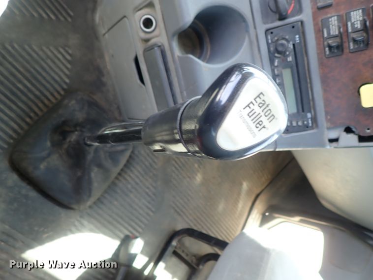 image for item DG2238 2006 Freightliner Century Class  semi truck